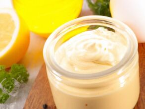 Make your own healthy mayonnaise in 30 seconds!